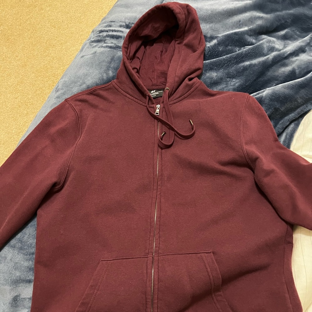 Burgundy Men’s Hooded Sweater Size L by H & M